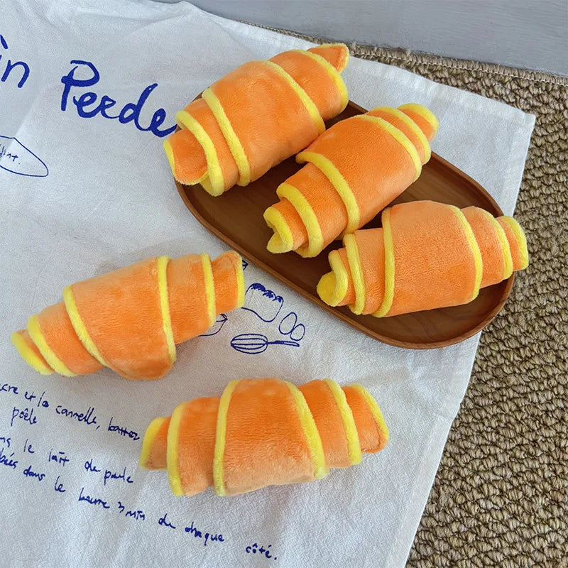 Soft Croissant Dog Toy – Bite-Resistant Treat Dispenser & Training | Gearelo