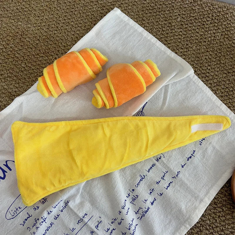 Soft Croissant Dog Toy – Bite-Resistant Treat Dispenser & Training | Gearelo
