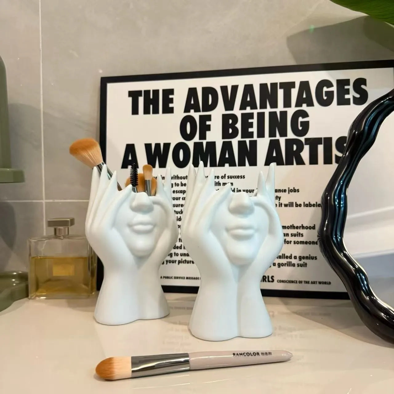 Human Body Desk Organizer – Creative Pen & Makeup Brush Holder | Gearelo